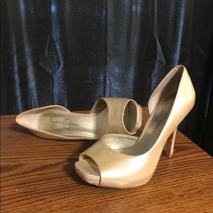 ‼️sale‼️7.5 Jessica Simpson pumps.